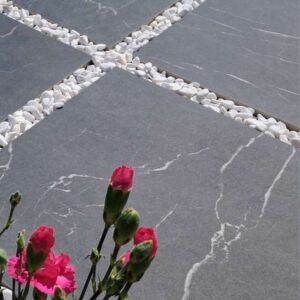 Taras jak z kamienia