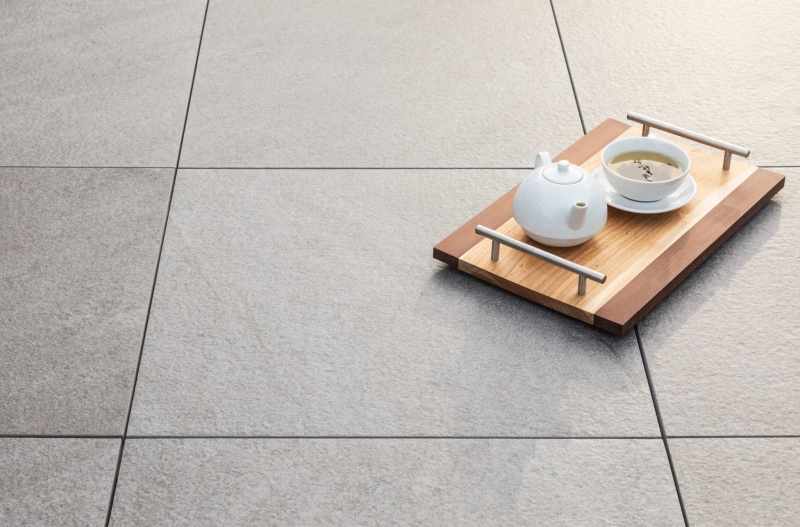 Duży taras 60×120 z gresu 2 cm imitacja kamienia naturalnego