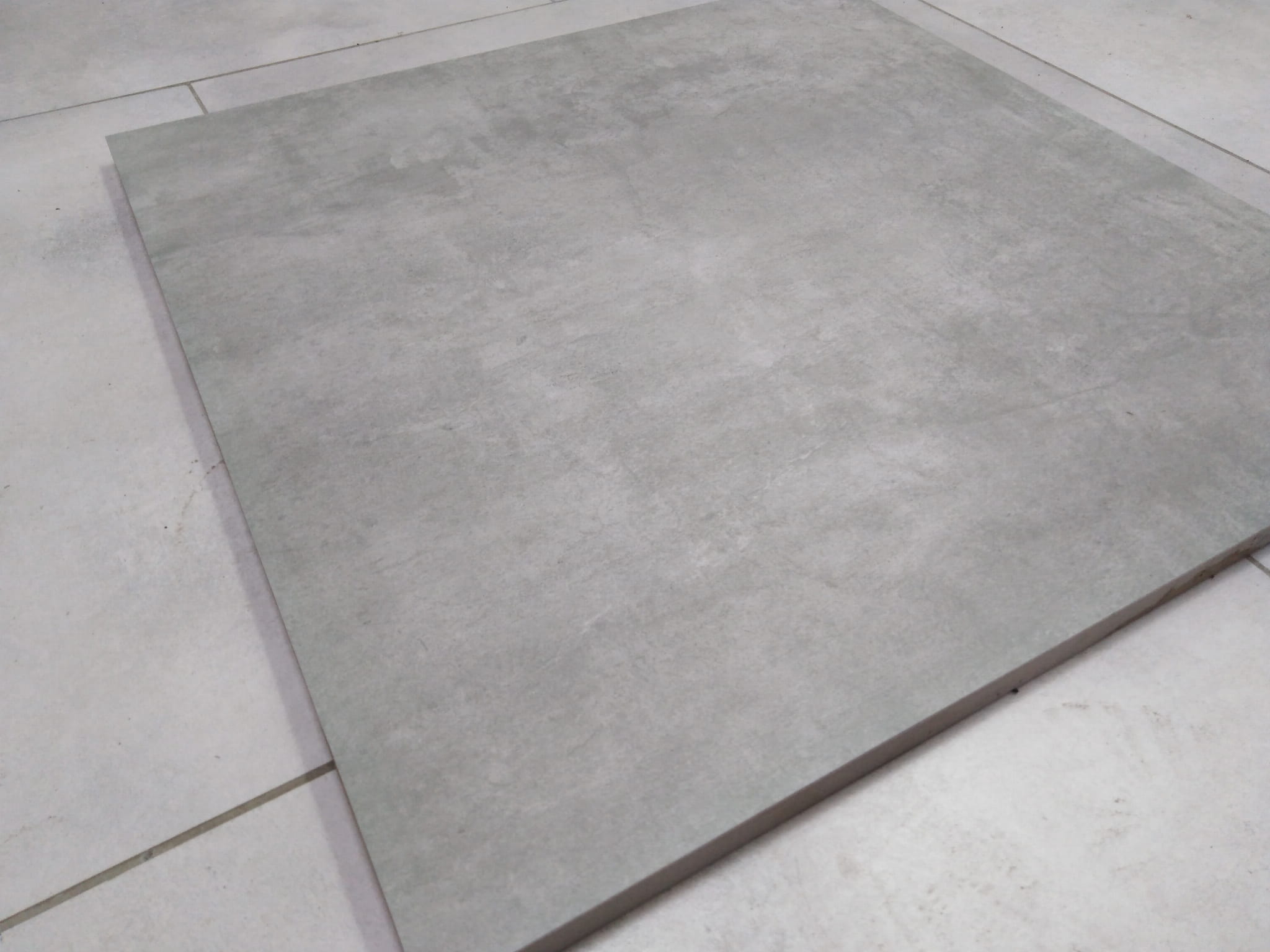 Beton Grey 20 mm gres szkliwiony rektyfikowany 60×60 gatunek II